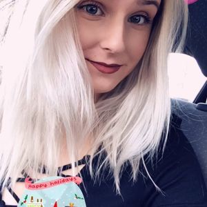 Meet your Posher, Hali